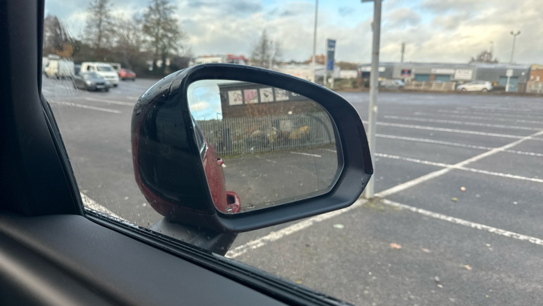 Volvo XC40 2.0 B4P Ultra Dark 5dr Auto Petrol Estate